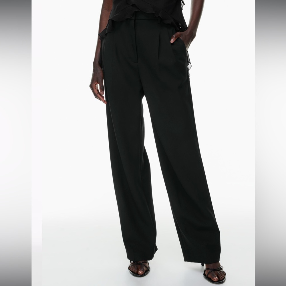 Aritzia Effortless (Re) Essential Pants